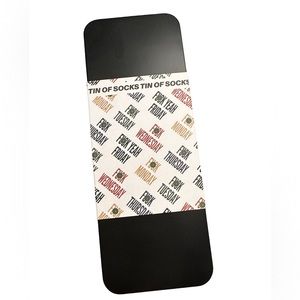 ❤️ NIB TYPO BRAND TIN OF SOCKS. ONE FOR EACH DAY OF YOUR WORK WEEK 😊